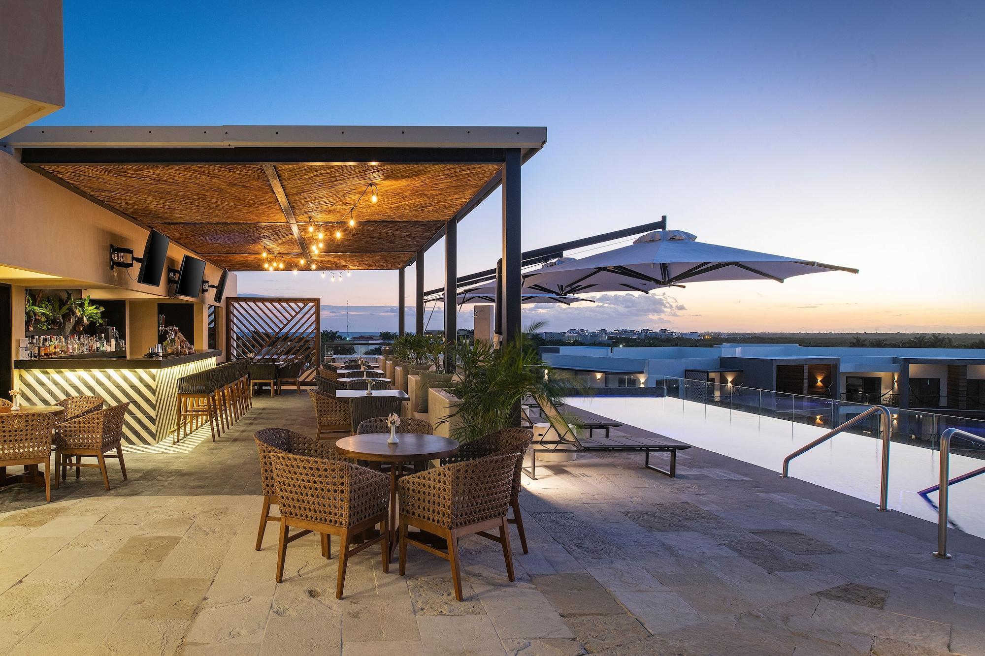 A Private Junior Suite At The All-Inclusive, Ventus At Marina El Cid Spa & Beach (Adults Only) Пуерто Морелос Екстериор снимка
