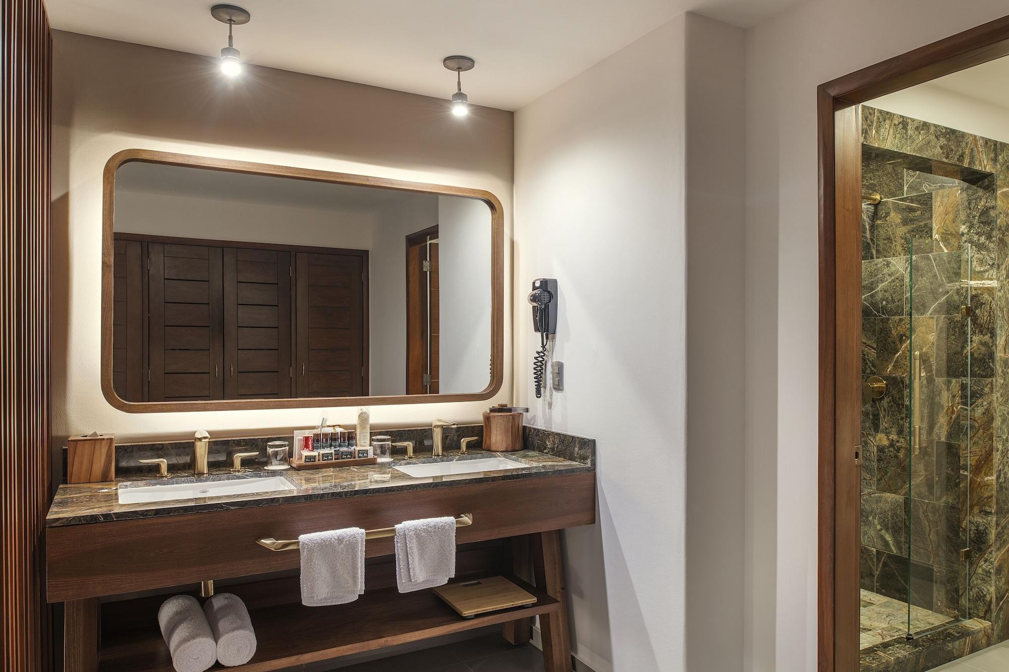 A Private Junior Suite At The All-Inclusive, Ventus At Marina El Cid Spa & Beach (Adults Only) Пуерто Морелос Екстериор снимка